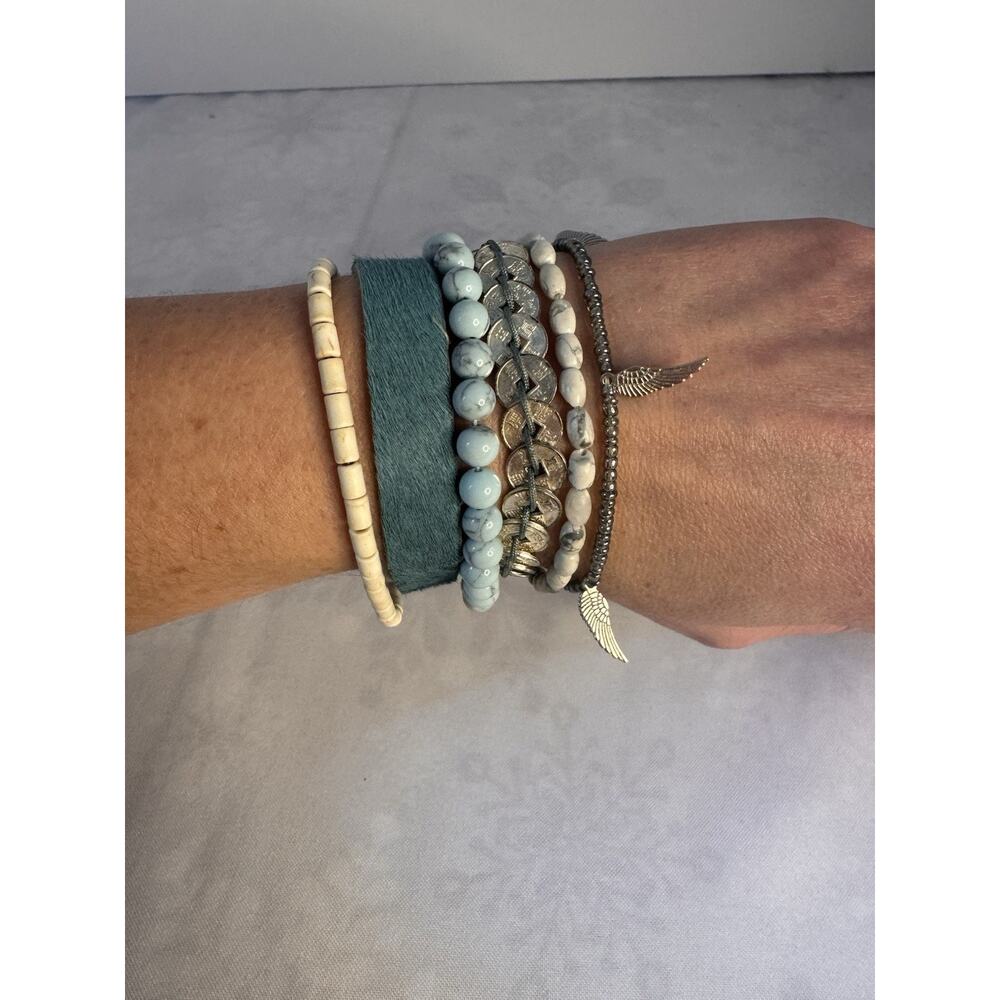 Victoria Emerson Magnetic Closure Silver Tone Bracelet Blue Beads Feather Charms